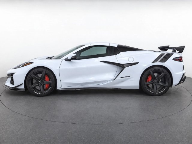Used 2024 Chevrolet Corvette Z06 w/ Z07 Performance Package RWD image 8