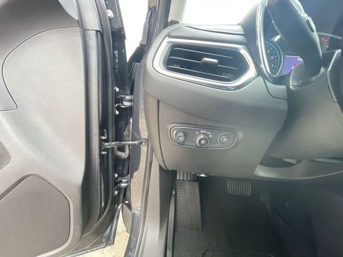 Certified 2022 Chevrolet Equinox Premier FWD image 18