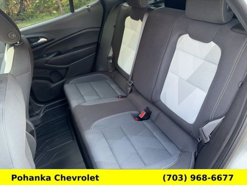 Used 2026 Chevrolet Trax RS w/ Sunroof Package FWD image 29