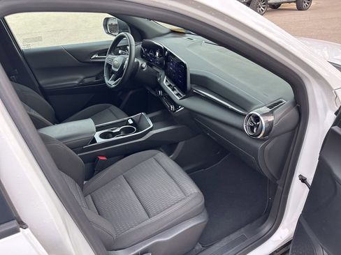 Used 2025 Chevrolet Equinox LT FWD image 39
