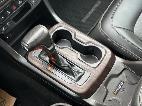 Used 2021 GMC Canyon Denali image 20