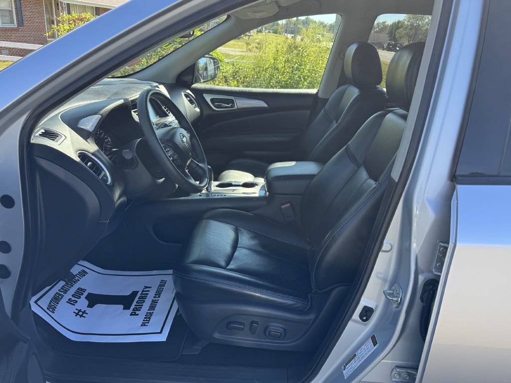 Used 2018 Nissan Pathfinder SL FWD image 8