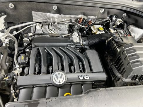 Used 2022 Volkswagen Atlas Cross Sport SEL Premium R-Line image 32