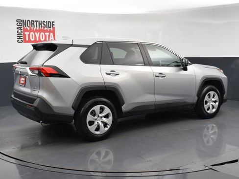 Used 2024 Toyota RAV4 LE AWD/4WD image 4