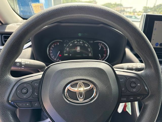 Used 2025 Toyota RAV4 LE FWD image 15