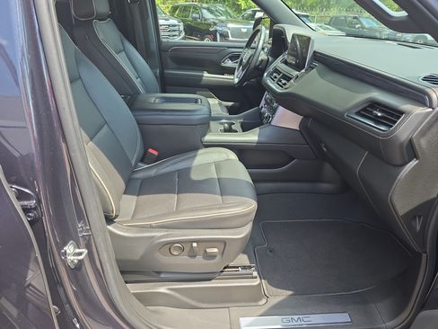 Used 2023 GMC Yukon SLT AWD/4WD image 10