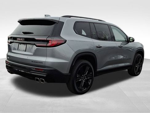 Used 2025 GMC Acadia Elevation w/ Elevation Premium Package image 6