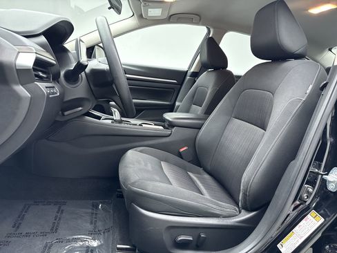 Used 2023 Nissan Altima 2.5 SV AWD/4WD image 11