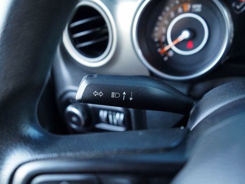 Used 2018 Jeep Wrangler Unlimited Sport AWD/4WD image 35