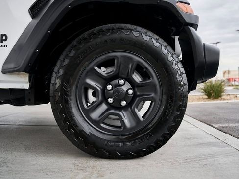 Used 2023 Jeep Wrangler Sport image 15