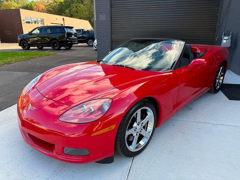 Used 2006 Chevrolet Corvette Convertible w/ Preferred Equipment Group image 8