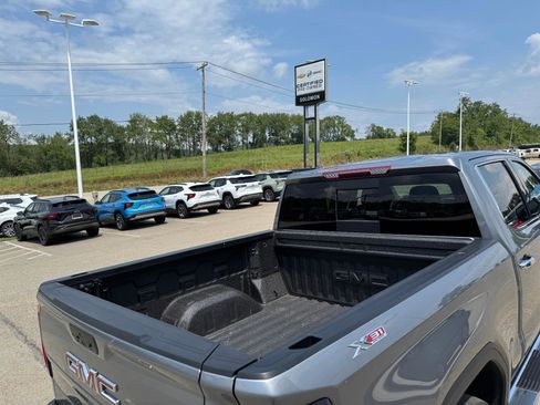 Used 2020 GMC Sierra 1500 SLT w/ SLT Premium Plus Package image 11