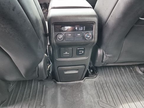 Used 2017 GMC Acadia SLT FWD image 17