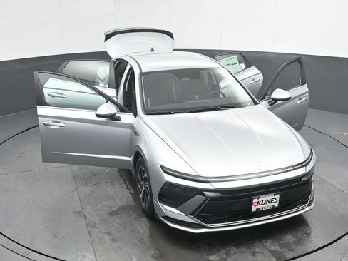 New 2026 Hyundai Sonata Blue FWD image 32