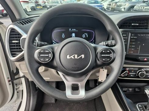 Used 2025 Kia Soul LX FWD image 22