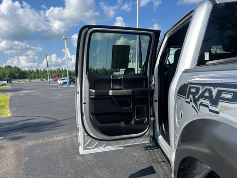 Used 2018 Ford F150 Raptor w/ Equipment Group 802A Luxury AWD/4WD image 19