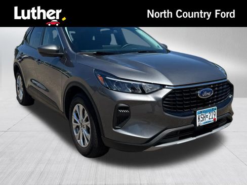 Used 2023 Ford Escape Active w/ Tech Pack #2 FWD image 1