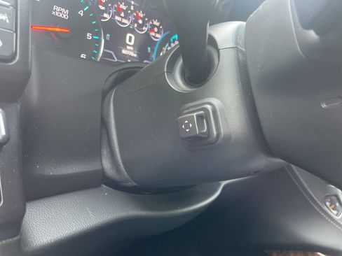 Used 2018 Chevrolet Tahoe Premier image 22