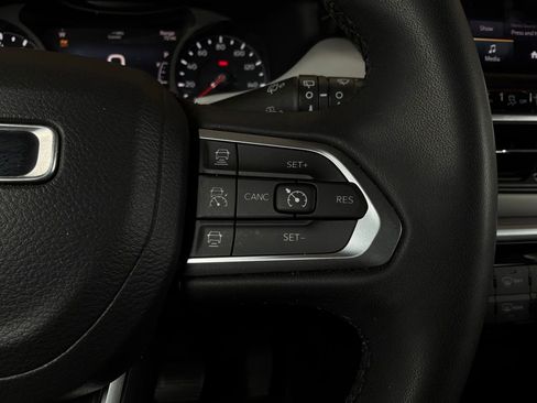 Used 2025 Jeep Compass Limited AWD/4WD image 35