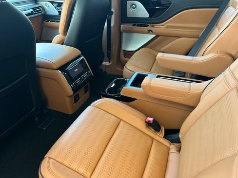 New 2026 Lincoln Aviator Black Label w/ Black Label Special Edition AWD/4WD image 11
