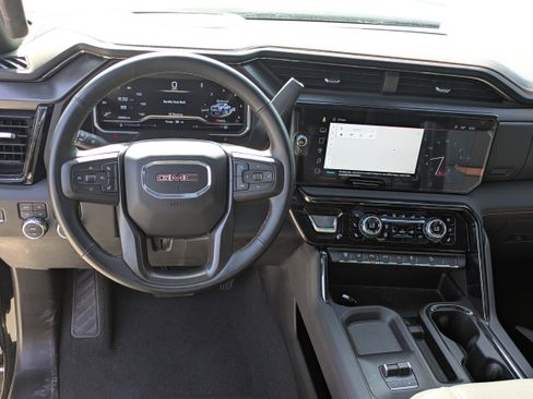 Used 2024 GMC Sierra 2500 AT4 w/ AT4 Premium Plus Package AWD/4WD image 18