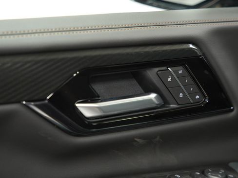 New 2026 GMC Yukon XL AT4 w/ AT4 Premium Plus Package image 30