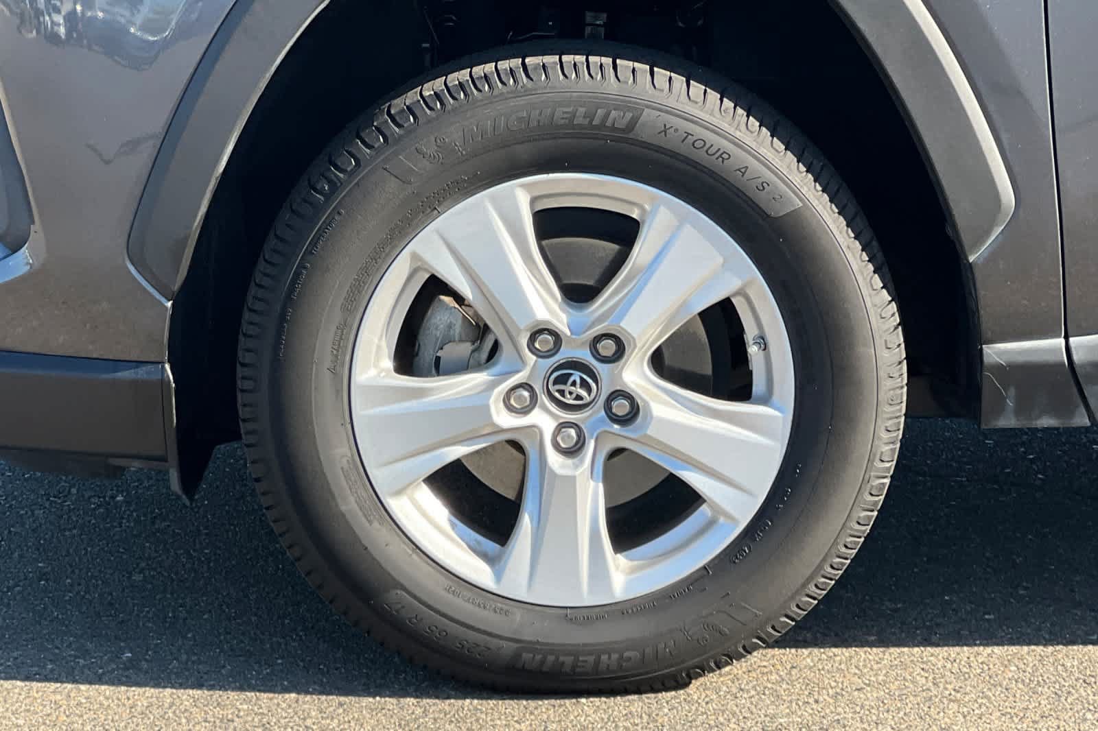 Used 2020 Toyota RAV4 LE w/ All Weather Liner Package AWD/4WD image 30