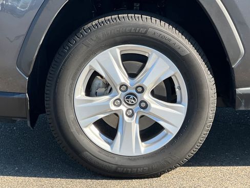 Used 2020 Toyota RAV4 LE w/ All Weather Liner Package AWD/4WD image 30