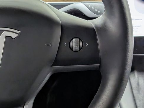 Used 2023 Tesla Model Y Long Range image 34