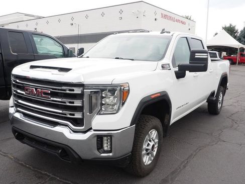 Used 2022 GMC Sierra 2500 SLE w/ Preferred Package AWD/4WD image 1