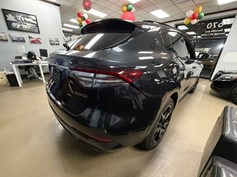 Used 2022 Maserati Levante GT AWD/4WD image 13