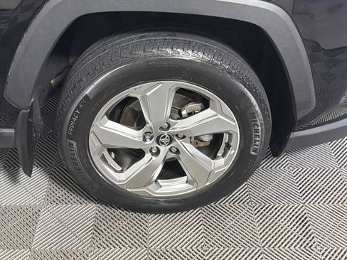 Used 2021 Toyota RAV4 Limited image 12