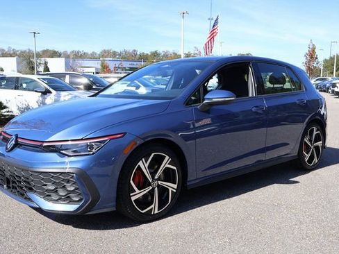 New 2026 Volkswagen GTI SE image 3