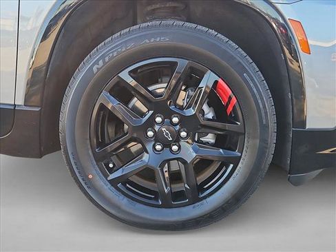 Used 2023 Chevrolet Traverse Premier w/ Redline Edition image 25