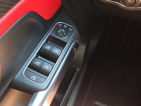 Used 2022 Mercedes-Benz GLB 250 GLB 250 image 22