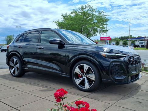 New 2026 Audi SQ5 Premium Plus AWD/4WD image 3