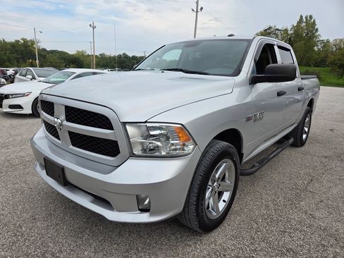 Used 2017 RAM 1500 Express AWD/4WD image 6