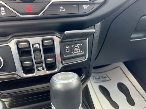 Used 2022 Jeep Wrangler Unlimited Sahara w/ Cold Weather Group image 28