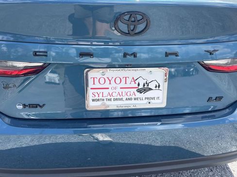 Used 2026 Toyota Camry LE image 9