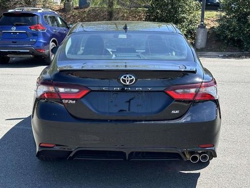 Used 2023 Toyota Camry SE image 3