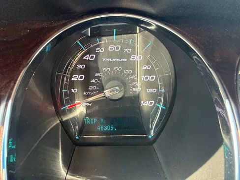 Used 2012 Ford Taurus SEL FWD image 10