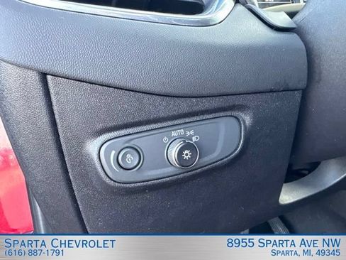 Used 2018 Chevrolet Equinox LT w/ Sun & Infotainment Package AWD/4WD image 16