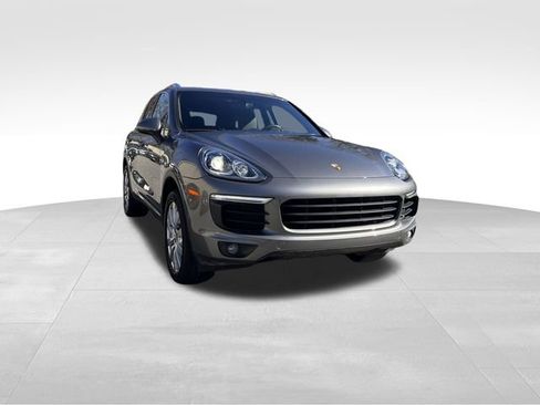 Used 2018 Porsche Cayenne Platinum Edition image 7