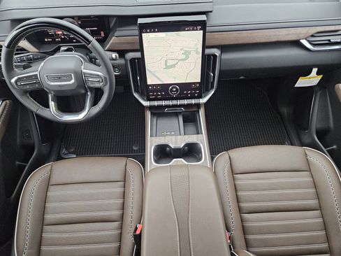 New 2026 GMC Acadia Denali Ultimate AWD/4WD image 19