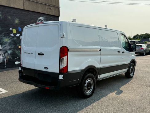Used 2018 Ford Transit 250 130 Low Roof RWD image 18