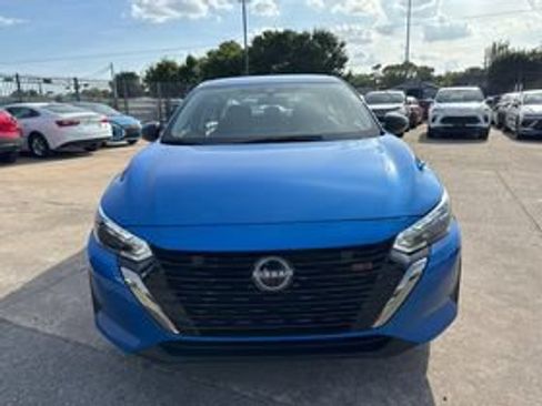 Used 2025 Nissan Sentra SR FWD image 6