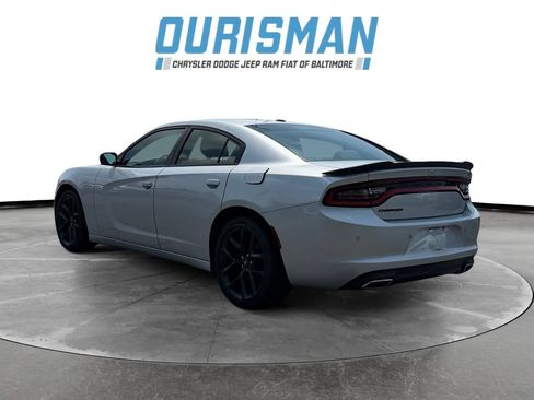 Used 2020 Dodge Charger SXT w/ Blacktop Package RWD image 4