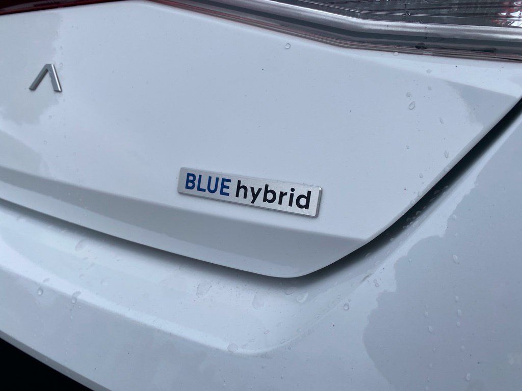 Certified 2026 Hyundai Elantra Hybrid FWD image 25