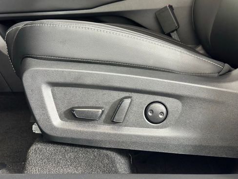 Used 2025 Nissan Murano SV AWD/4WD image 7