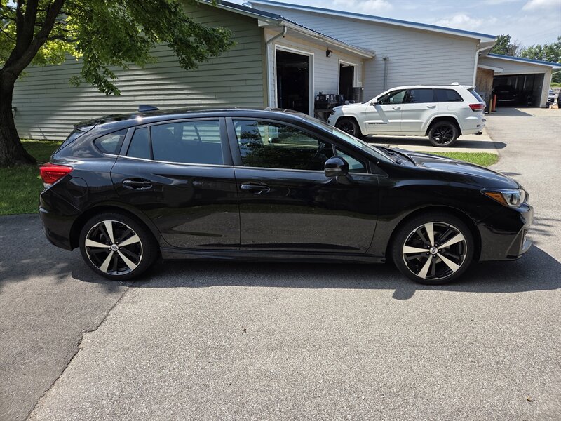 Used 2017 Subaru Impreza 2.0i Sport AWD/4WD image 2